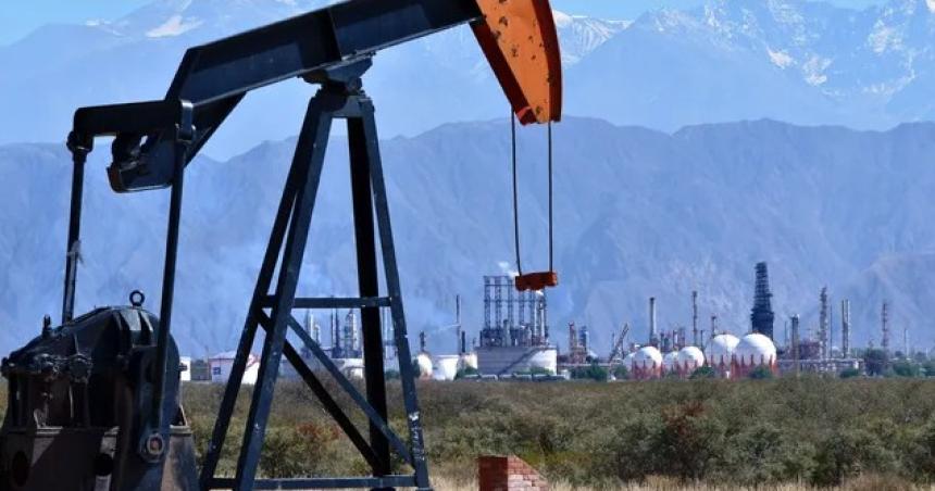 Argentina alcanzoacute el mayor nivel de produccioacuten de petroacuteleo desde 2003