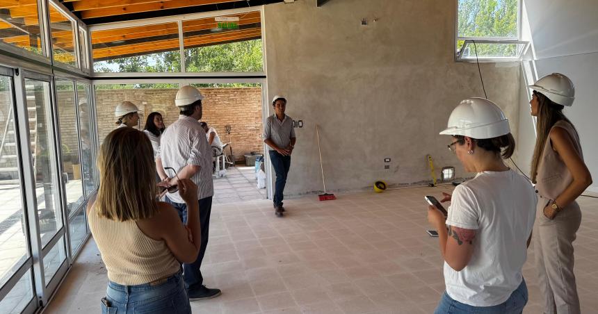 Intronati recorrioacute obras en el hospital de Ingeniero Luiggi