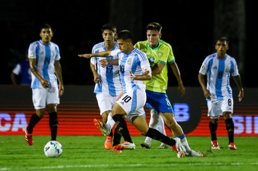 Argentina busca su segundo triunfo ante Colombia