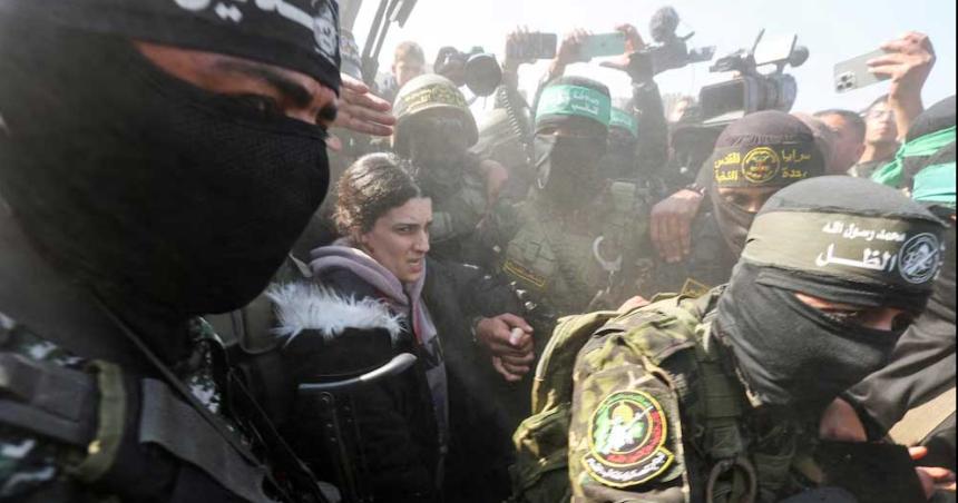 Hamas y la Yihad Islaacutemica liberaron a tres rehenes israeliacutees y cinco tailandeses