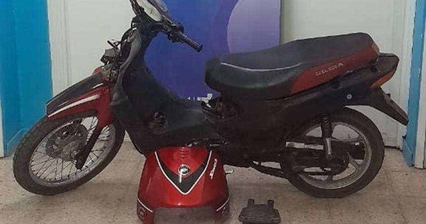 Tras una persecucioacuten recuperan una moto robada por un menor en Santa Rosa