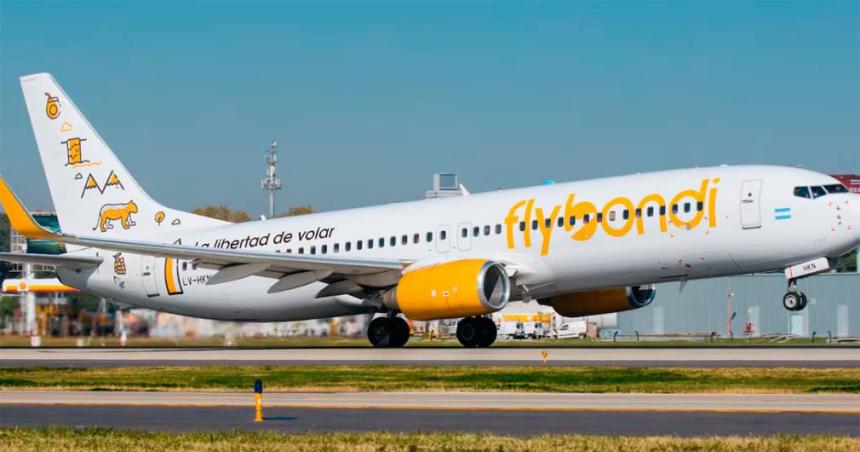 Flybondi fue sancionada con una multa 300 millones por los vuelos cancelados