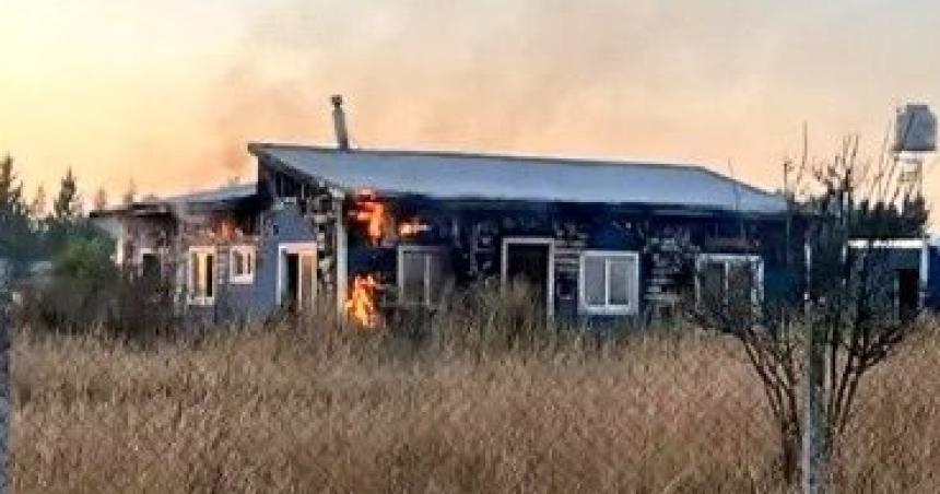 Cantildeuelas- un hombre incendioacute la casa de una pareja de mujeres