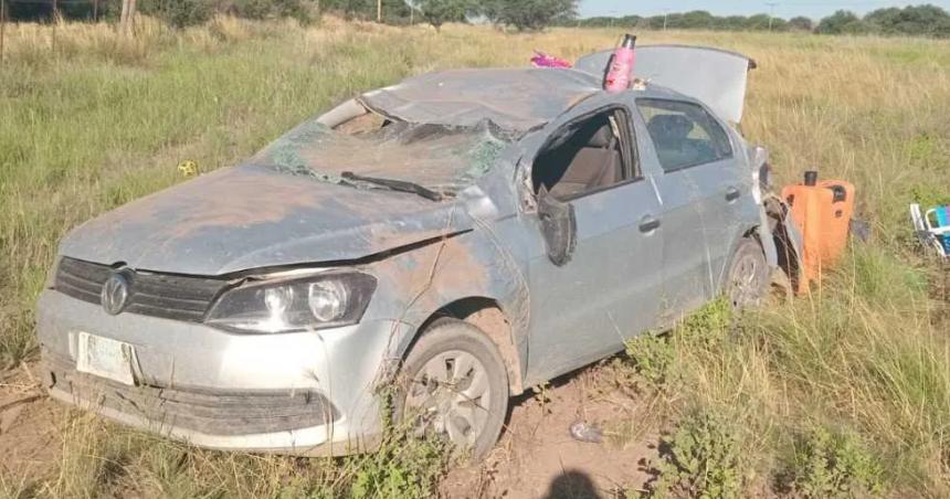 Una familia de Winifreda volcoacute en la Ruta Provincial 10