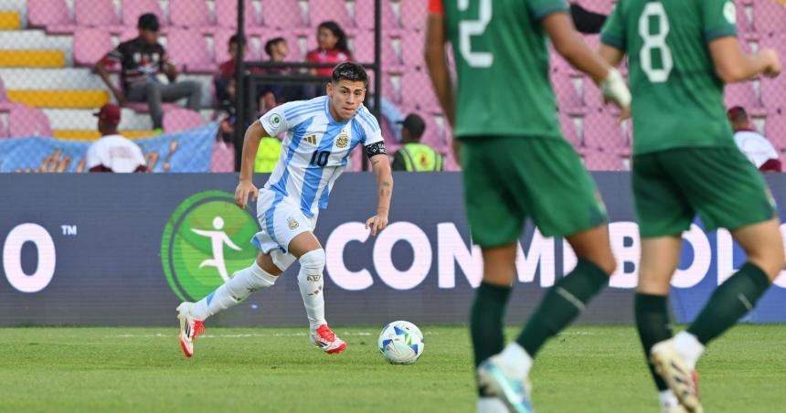 Argentina se enfrenta ante Ecuador