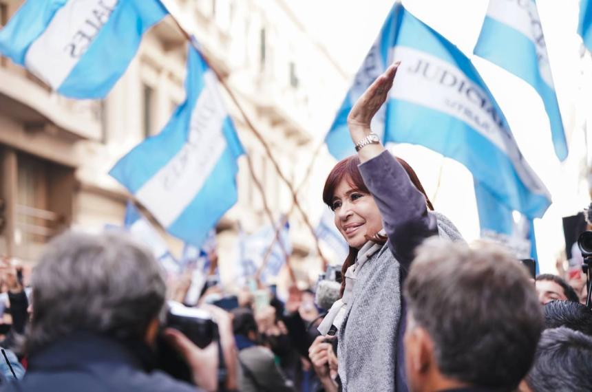 El mensaje de Cristina a Milei tras la marcha antifascista