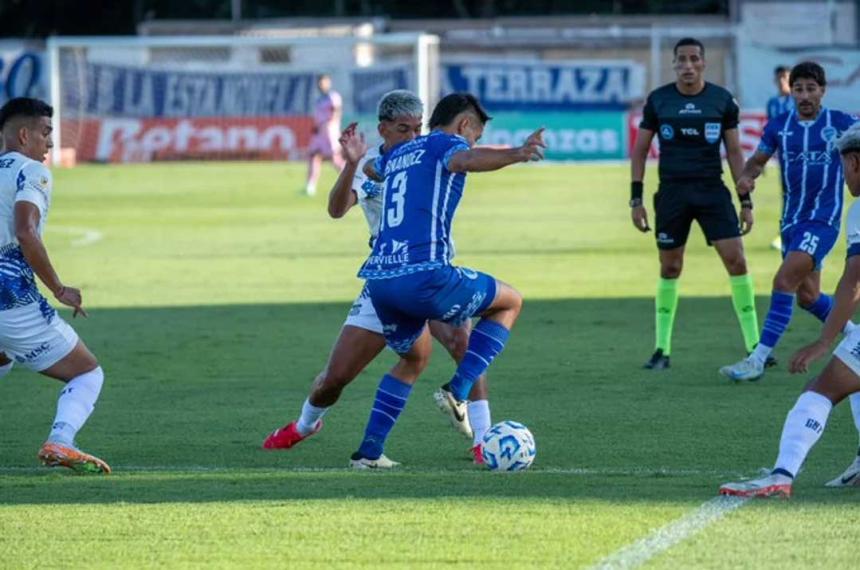 Se suspendioacute Godoy Cruz y Talleres por agresioacuten de un hincha al aacuterbitro