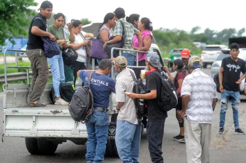 Bolivia- tensioacuten por el precio del pasaje con huelgas en Santa Cruz y en La Paz