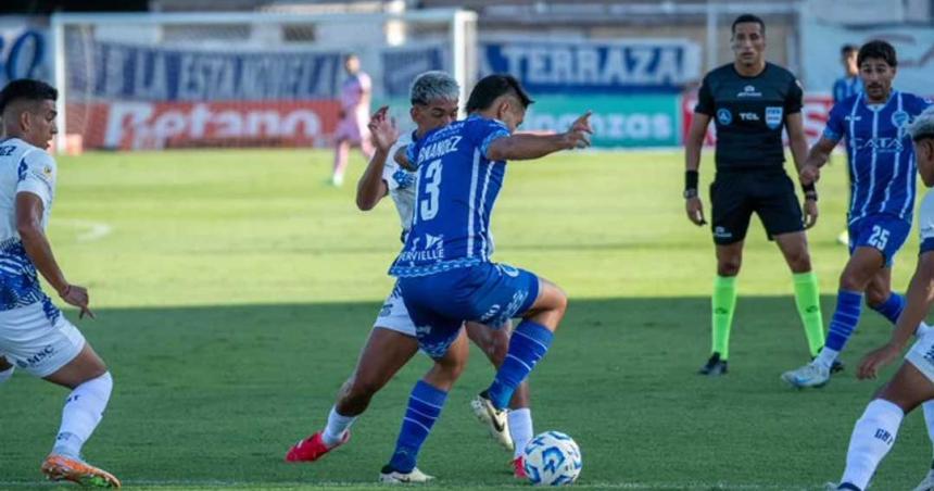 Se suspendioacute Godoy Cruz y Talleres por agresioacuten de un hincha al aacuterbitro