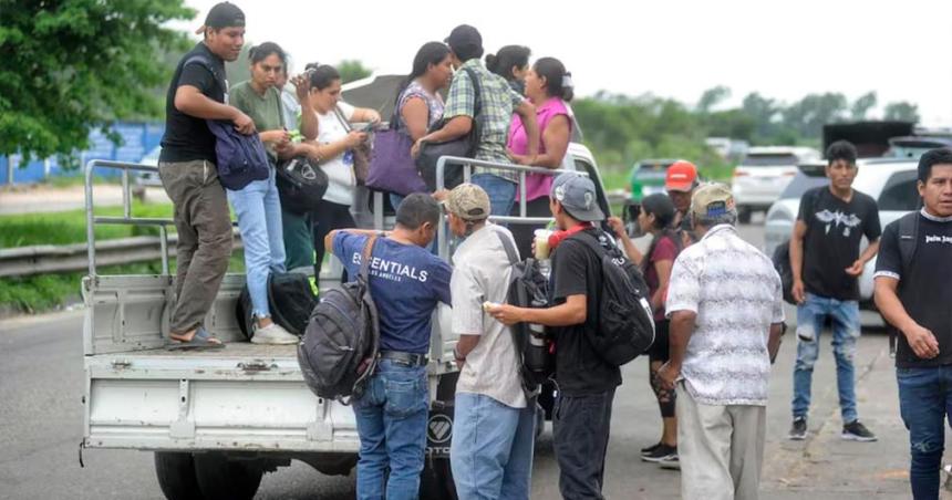 Bolivia- tensioacuten por el precio del pasaje con huelgas en Santa Cruz y en La Paz