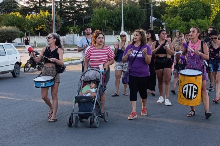 Marcharon contra el desalojo de una madre en Toay