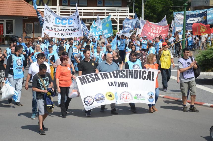 La Intersindical apoya el paro de los judiciales y cuestiona la salida de la OMS