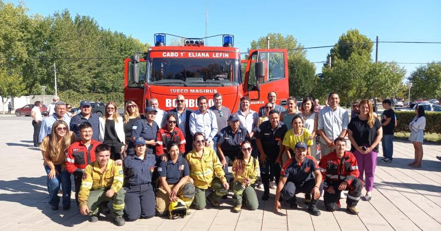 Donaron una autobomba a los Bomberos de 25 de Mayo