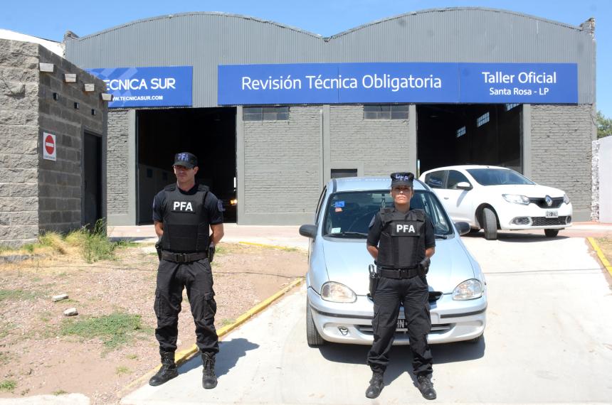 RTO en Santa Rosa- la Policiacutea Federal allanoacute el taller de Teacutecnica Sur