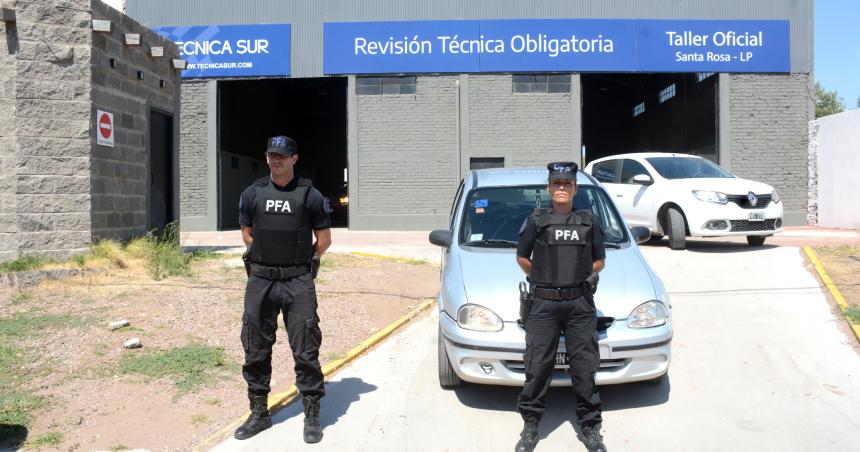 RTO en Santa Rosa- la Policiacutea Federal allanoacute el taller de Teacutecnica Sur