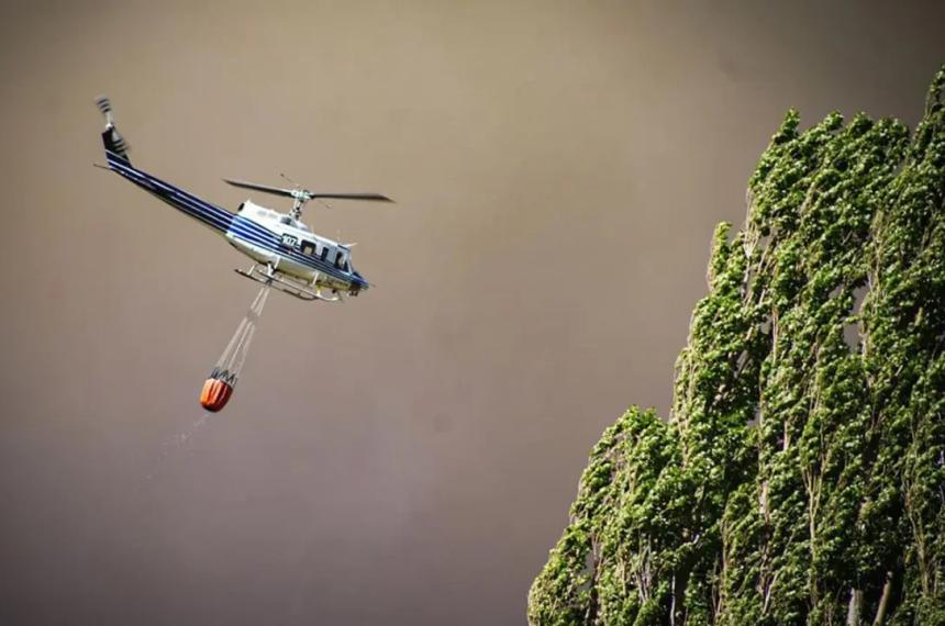 Incendios en Neuqueacuten- continuacutean las evacuaciones y llegan maacutes bomberos