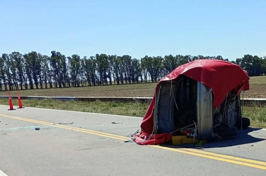 Un muerto y dos heridas en un vuelco sobre la Ruta Nacional 35