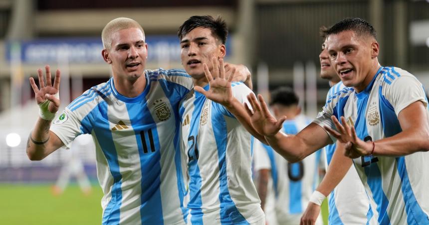 Argentina derrotoacute a Colombia y clasificoacute al Mundial de Chile