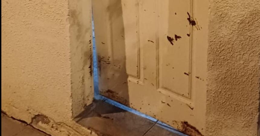 Dantildeoacute la puerta del Puesto Policial en el Atuel y fue detenido