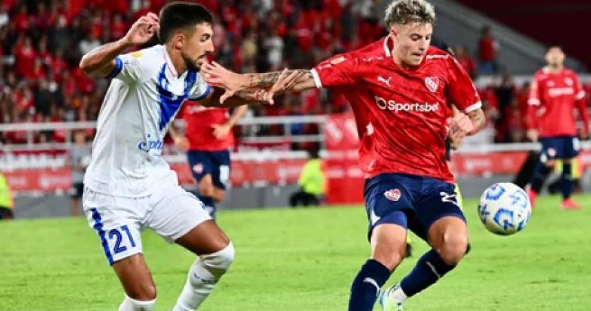 Independiente goleoacute a Veacutelez y es puntero de la Zona B del Torneo Apertura