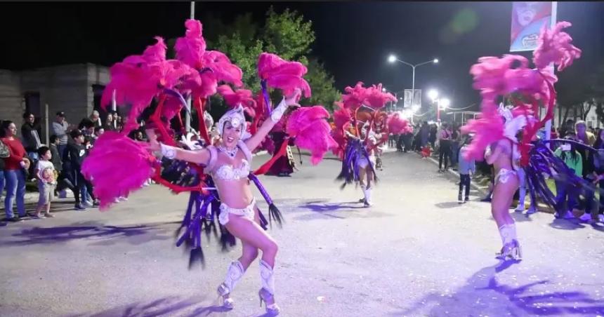 Speluzzi se viste de fiesta para su Carnaval 2025