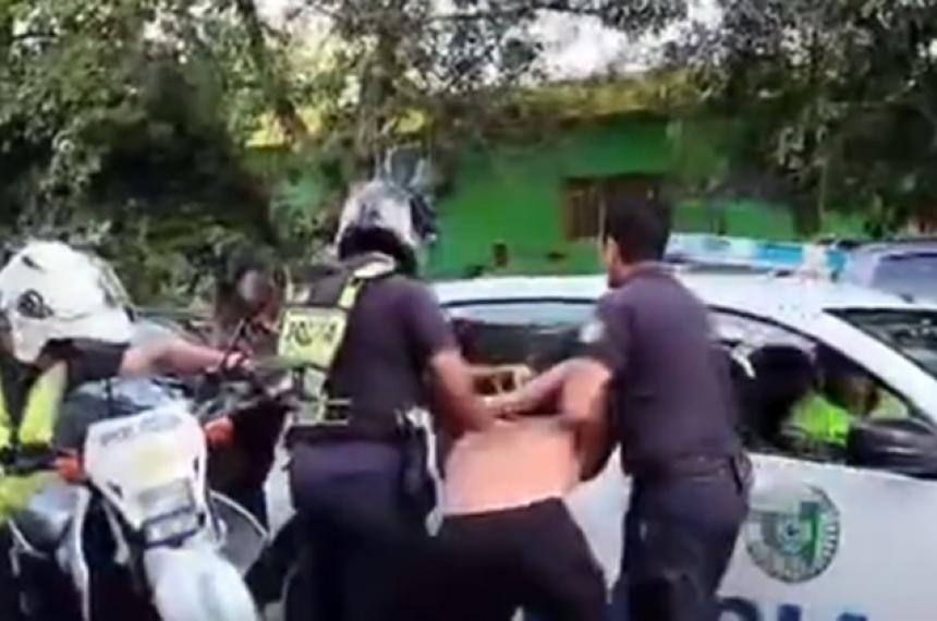 Tres lavacoches detenidos por una pelea en la calle