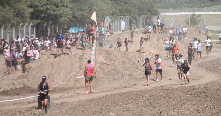 Muntildeoz y Marinangeli en la Carrera sucia