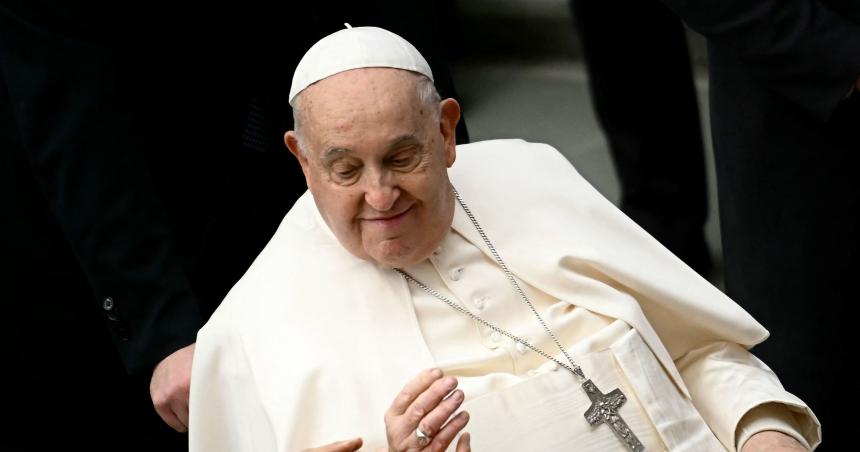 El Papa tiene una infeccioacuten pulmonar y estaacute internado con un cuadro cliacutenico complejo