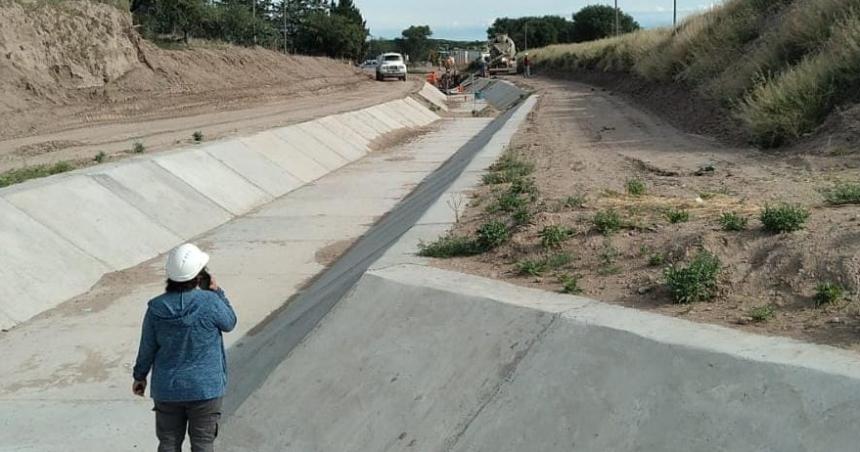 Acha- cortes de traacutensito en calles por obras de desaguumles