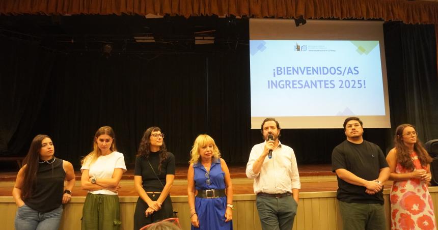 Econoacutemicas y Juriacutedicas empezoacute actividades con 1068 estudiantes