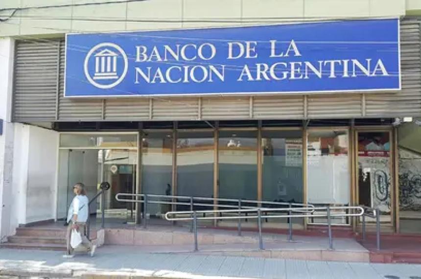 El Gobierno planea cerrar sucursales del Banco Nacioacuten y despedir empleados