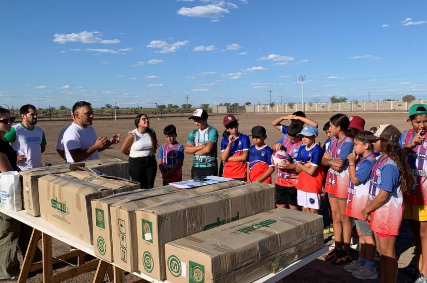 La Reforma recibioacute luminarias LED para un predio deportivo