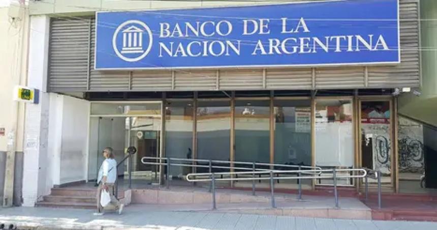 El Gobierno planea cerrar sucursales del Banco Nacioacuten y despedir empleados