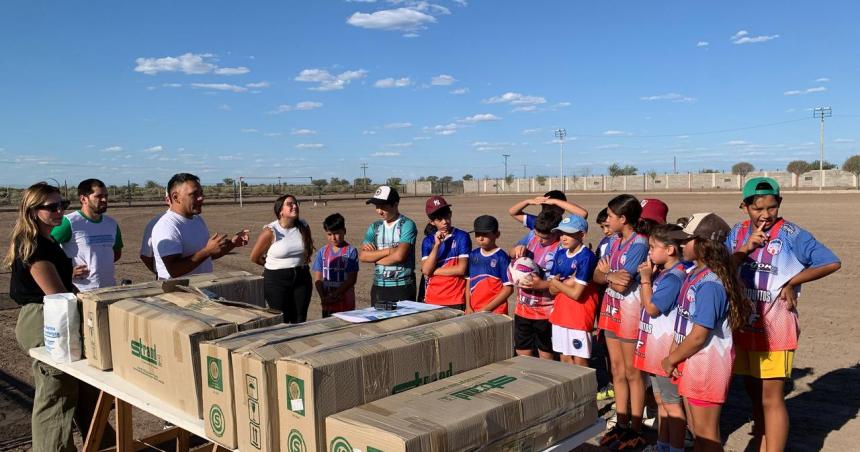 La Reforma recibioacute luminarias LED para un predio deportivo