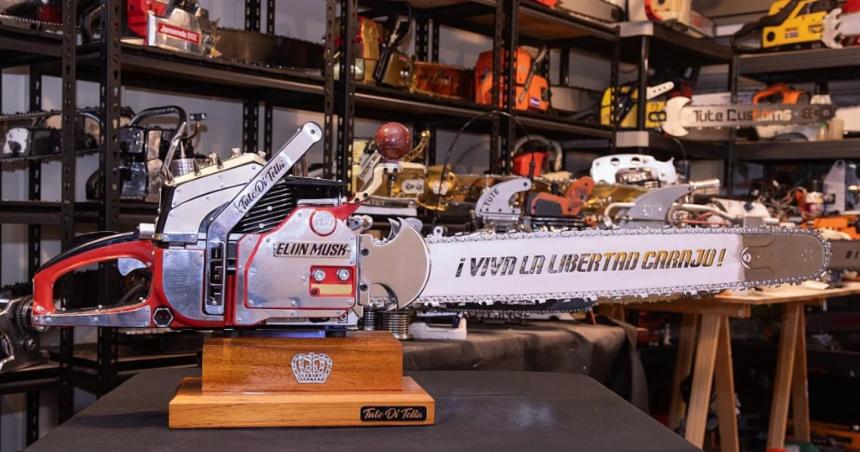 US1000000- el customizador de la motosierra que Javier Milei le regaloacute a Elon Musk anticipa su creacioacuten