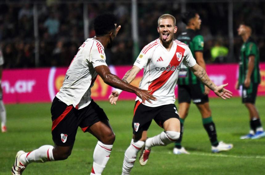 River Plate se afianza en el torneo tras vencer a San Martiacuten 2-0