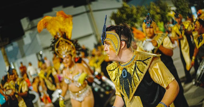 La Pampa se llenoacute de muacutesica color y tradicioacuten en un fin de semana de carnavales y festivales