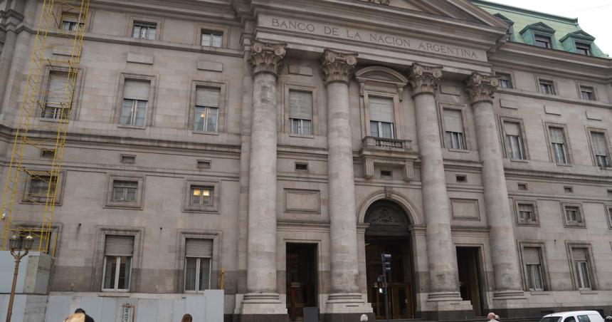 La Justicia suspendioacute el decreto de Milei que convertiacutea al Banco Nacioacuten en Sociedad Anoacutenima