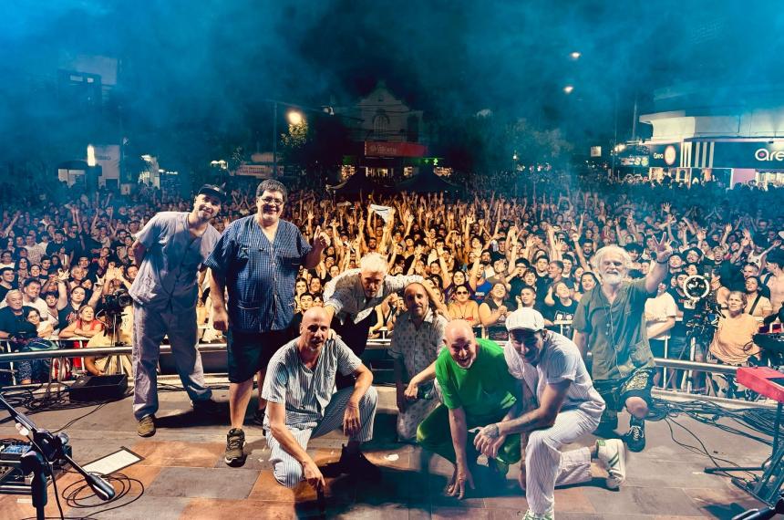 Bersuit y la Banda Sinfoacutenica en el Festival de verano