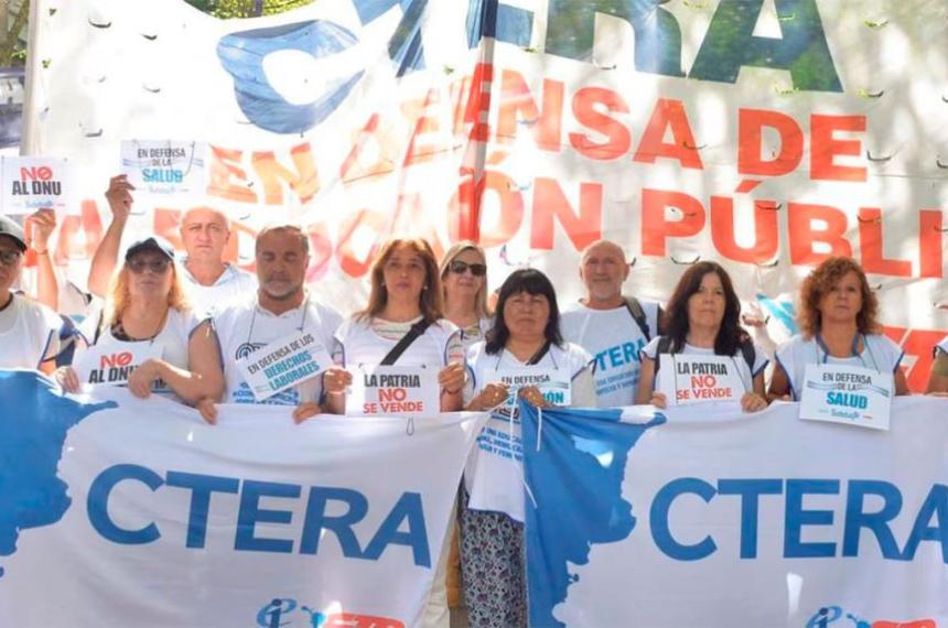 Los gremios docentes agrupados en la CGT suspendieron el paro previsto para el 5 de marzo