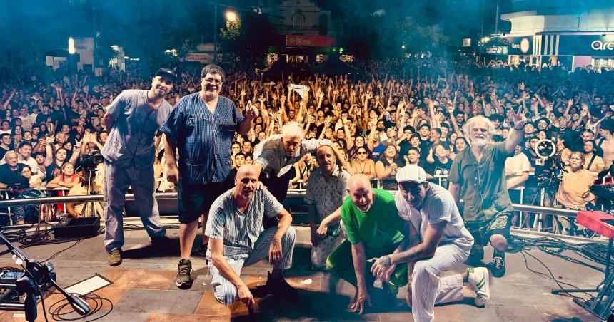 Bersuit y la Banda Sinfoacutenica en el Festival de verano