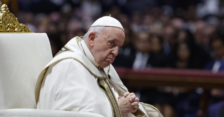 El Papa- Ataque aislado de broncoespasmo Se inicioacute ventilacioacuten mecaacutenica no invasiva