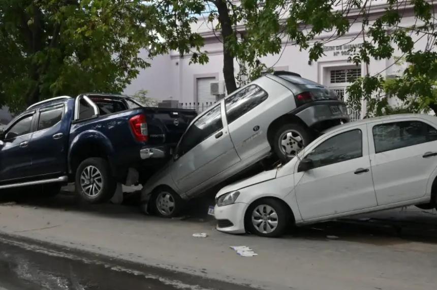 Temporal en Bahiacutea Blanca- ya son 13 los muertos y anunciaron que lunes y martes no habraacute clases