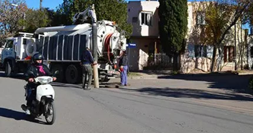 Butaloacute- el barrio se quedoacute sin agua y la provisioacuten la hace el Ejeacutercito