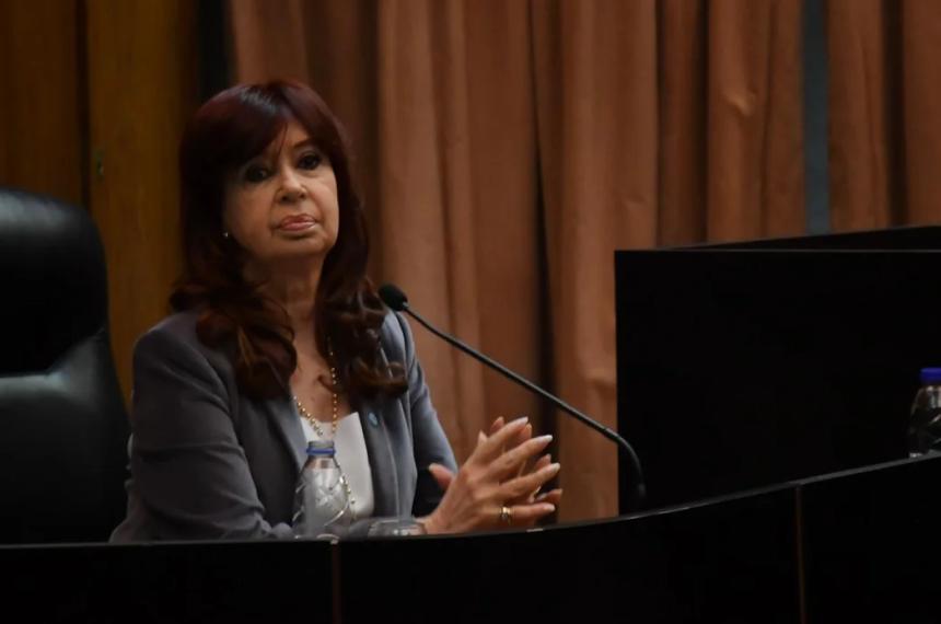 Cristina Kirchner expresoacute su tristeza por la tragedia en Bahiacutea Blanca