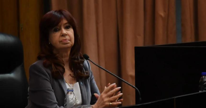 Cristina Kirchner expresoacute su tristeza por la tragedia en Bahiacutea Blanca