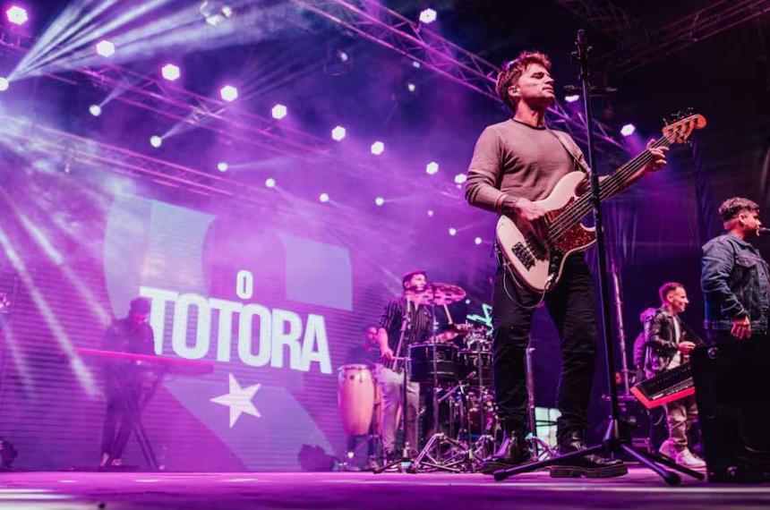 Se viene Buenos Aires Cumbia con Los Totora y Karina