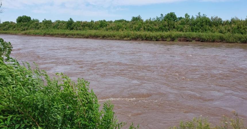 Algas en el riacuteo- certifican que el agua del Acueducto del Colorado es apta para consumo humano