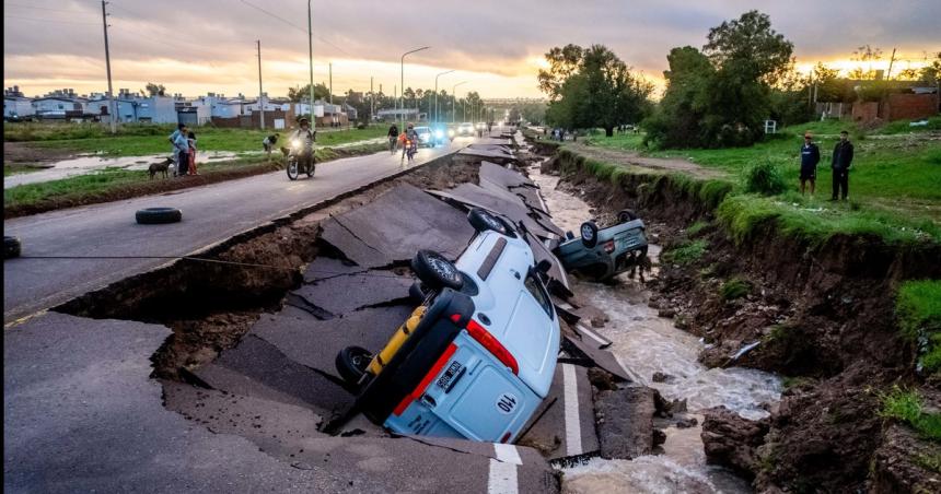 Psicoacutelogas y un psicoacutelogo de La Pampa brindan asistencia gratuita a Bahiacutea Blanca