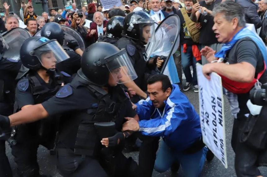 Agrupaciones peronistas locales- Hay que ser canalla para pegarle a los viejos